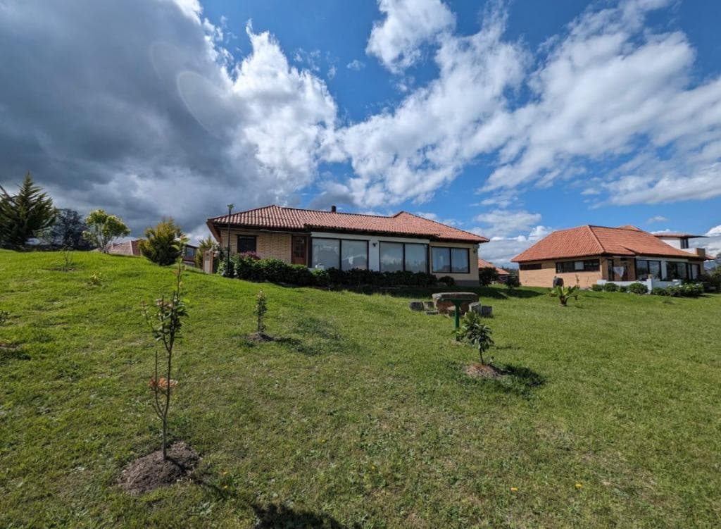 Casa Campestre en  Venta en Echavarria, Madrid