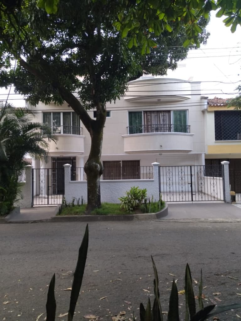 Casa en Arriendo en Ciudad capri, El cerrito