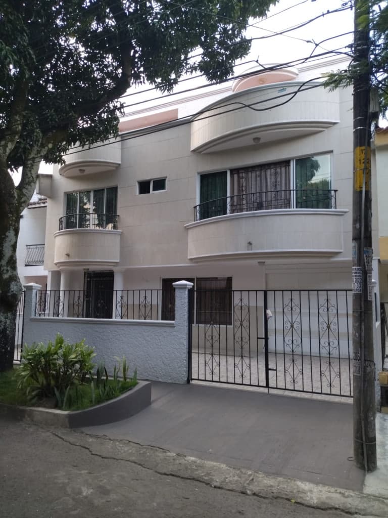 Casa en Arriendo en Ciudad capri, El cerrito
