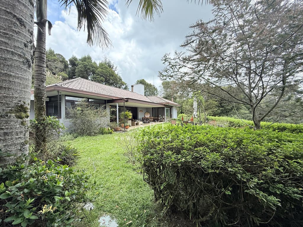 Casa en Venta en Altos del Escobero, Envigado