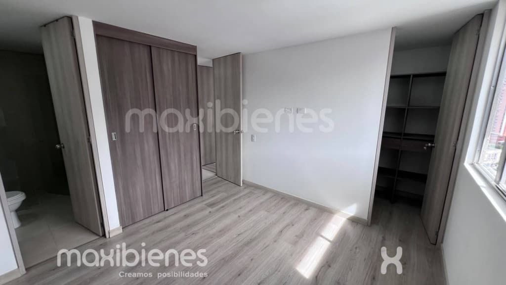 Apartamento en Arriendo en Prados de Sabaneta, Sabaneta