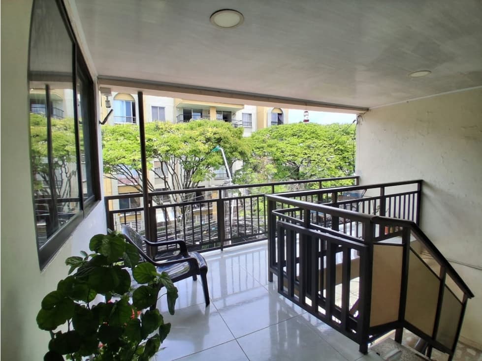 Casa en Venta en Los cambulos, Cali