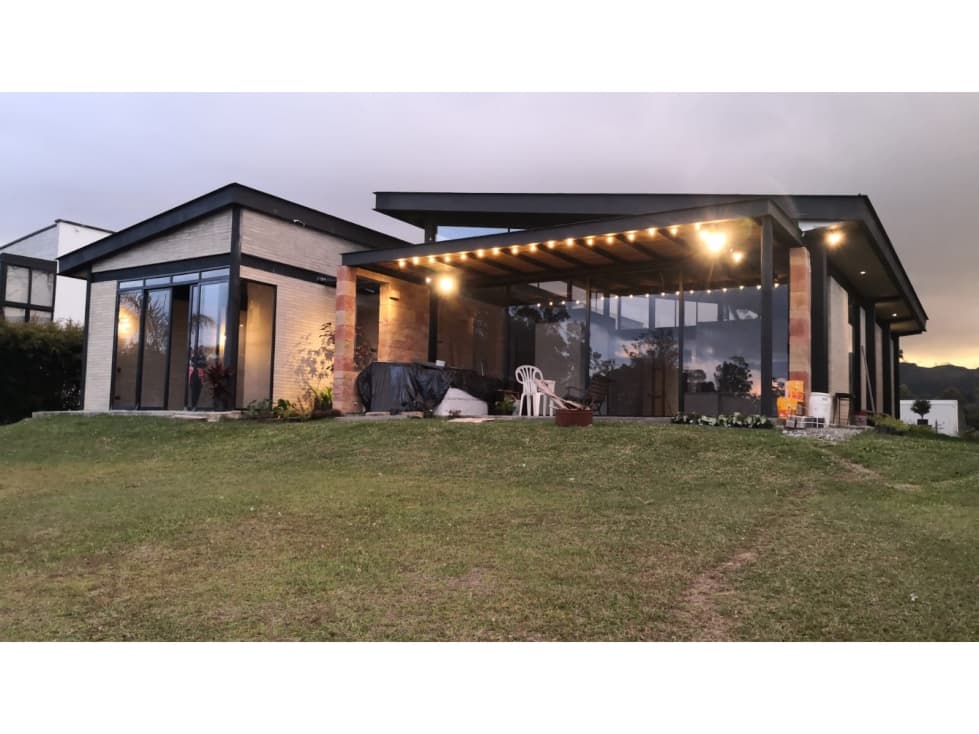 Casa en Arriendo en Llano Grande, Chita