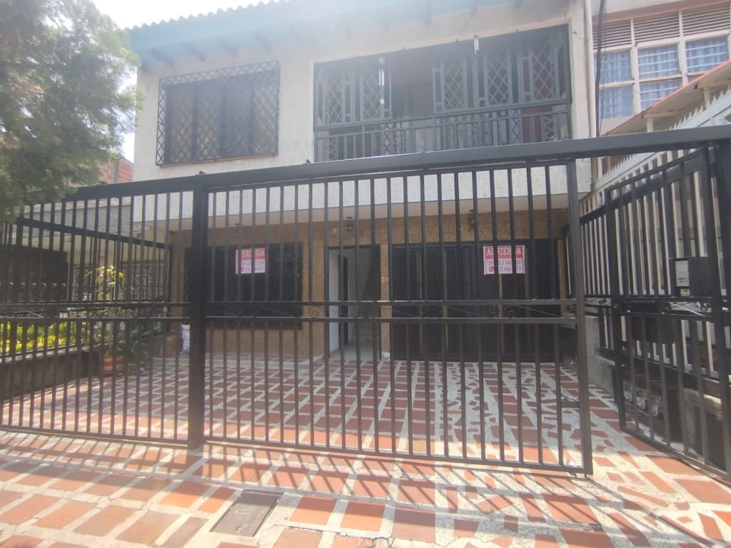 Casa en Arriendo en Colseguros andes, Cali