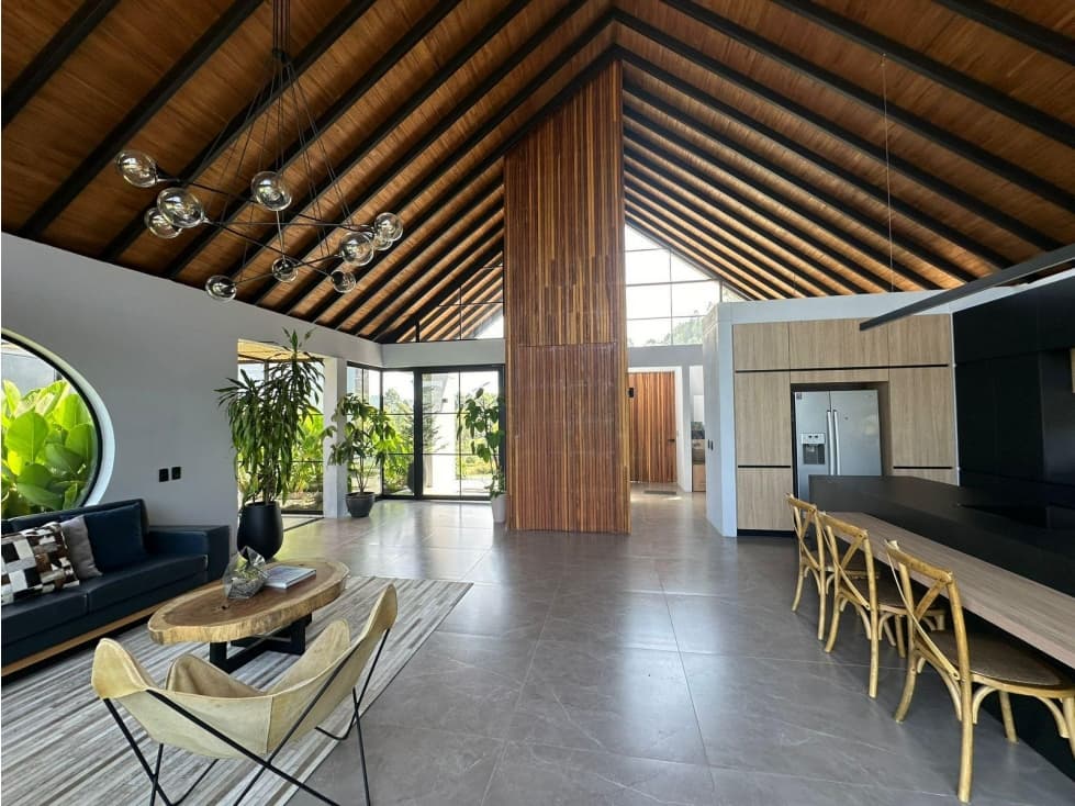 Casa Campestre en Venta en La candelaria, Medellín