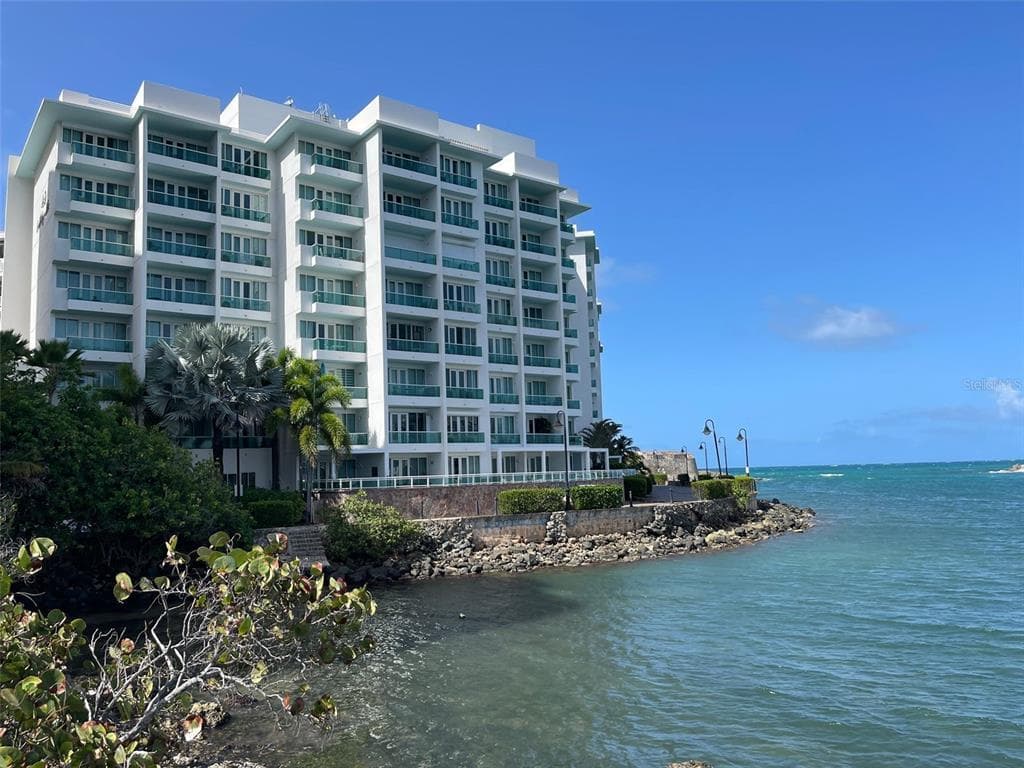 Condado Lagoon Villas