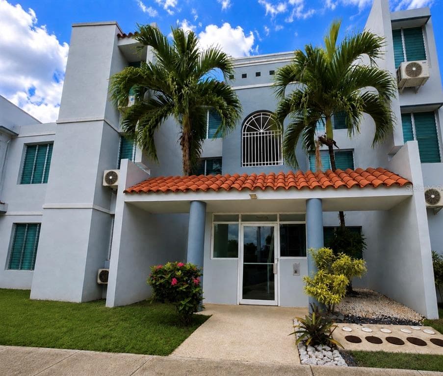 PENTHOUSE COND. CHALETS SEVILLANOS APT Q-302
