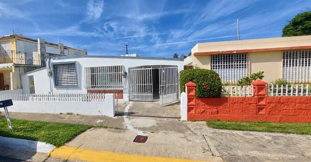 Calle Central URBANIZACIÓN BAHÍA
