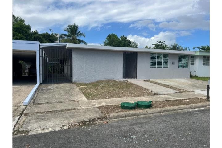 D-16 Calle San Antonio, Frailes, Guaynabo, 00969