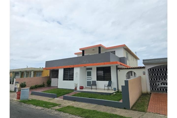 132 Avenida Calderón, Buena Vista, Carolina, 00985
