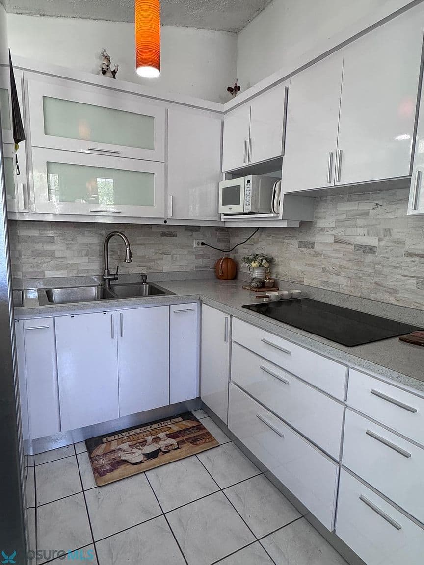 182 ESMERALDA Jj 182, Demajagua (Barrio), Fajardo, Puerto Rico 00738