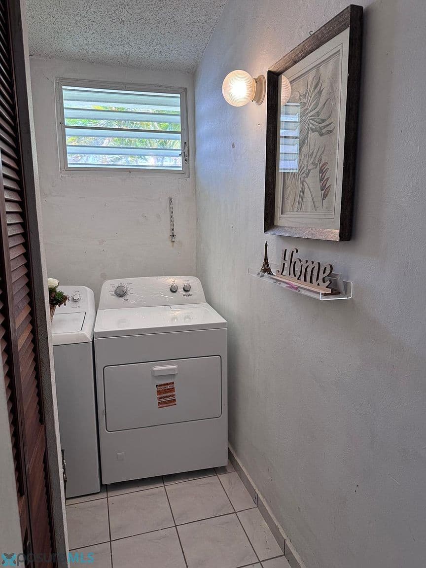 182 ESMERALDA Jj 182, Demajagua (Barrio), Fajardo, Puerto Rico 00738