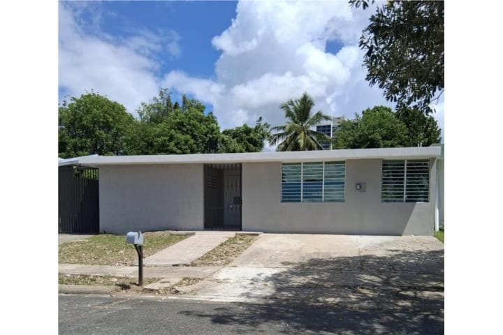 D-16 Calle San Antonio, Frailes, Guaynabo, 00969