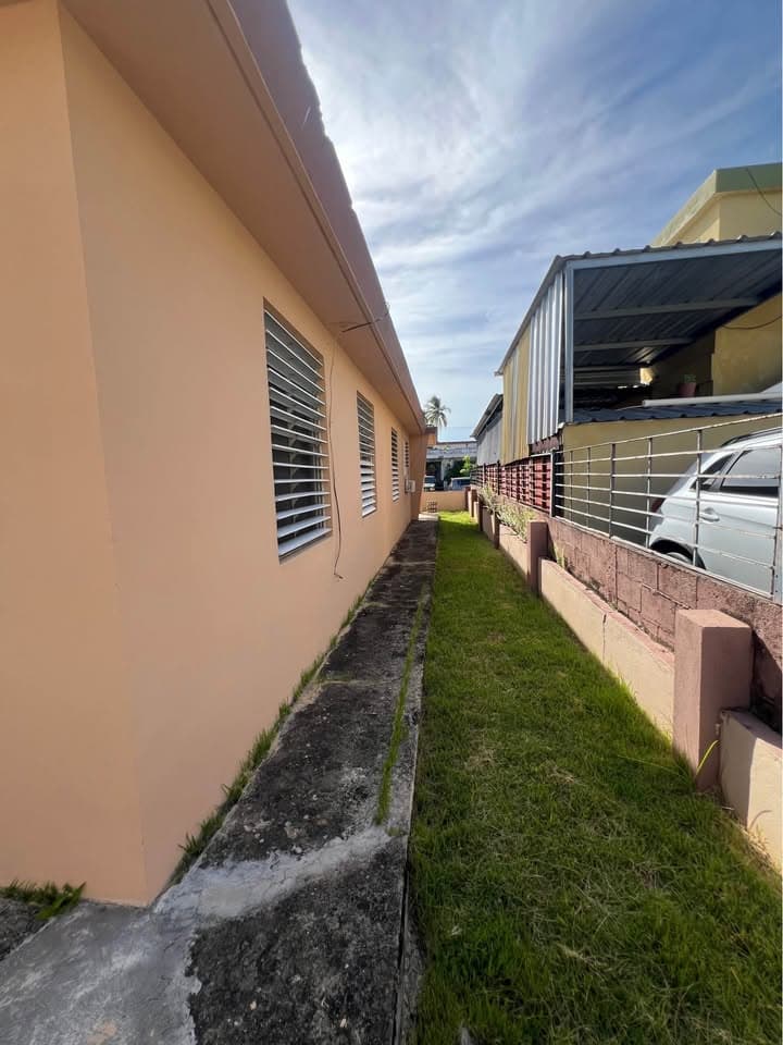 Se Alquila apartamento de 2 cuartos, semi-amueblado en Puerto Nuevo, San Juan