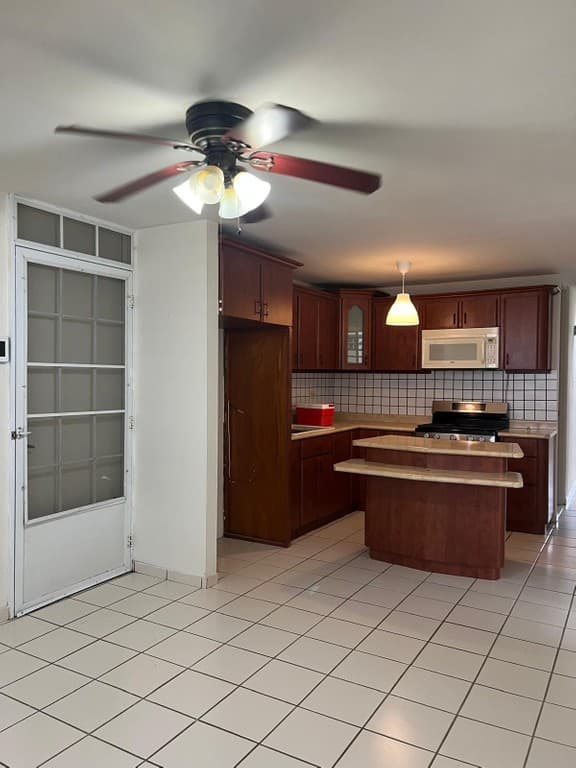 Casa 3/2– Urb. Valle Verde $1100/m