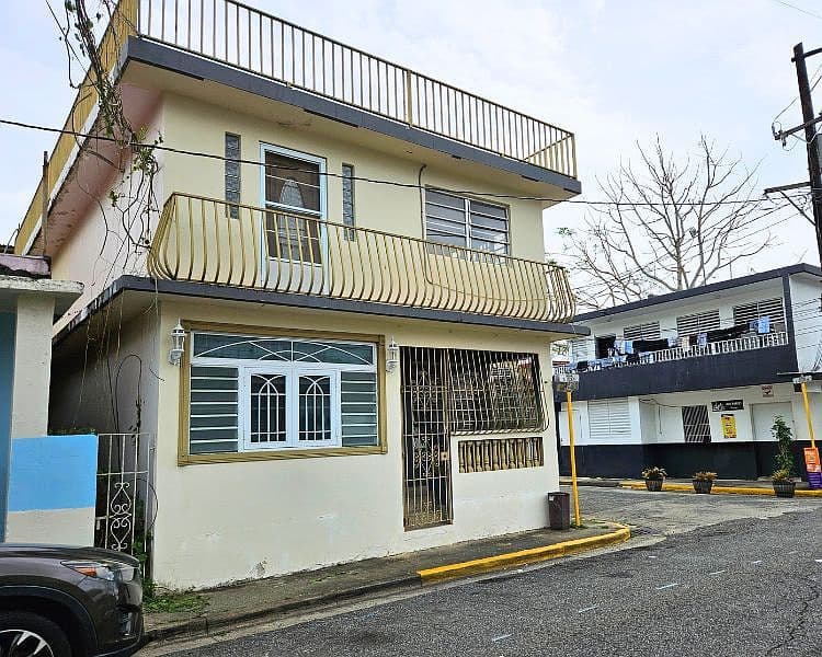 114 Calle Cruz Roja, Barrio Pueblo, Mayagüez, 00680