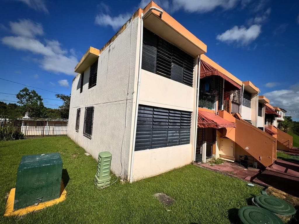 Condominio Villas Del Sol, Cuevas, Trujillo Alto, 00976