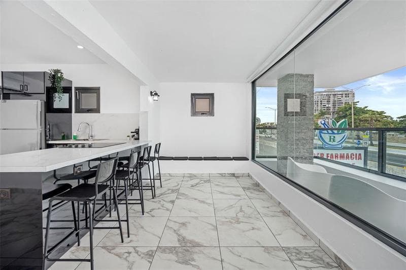 16 Marginal Villamar, Cangrejo Arriba, Carolina, 00979