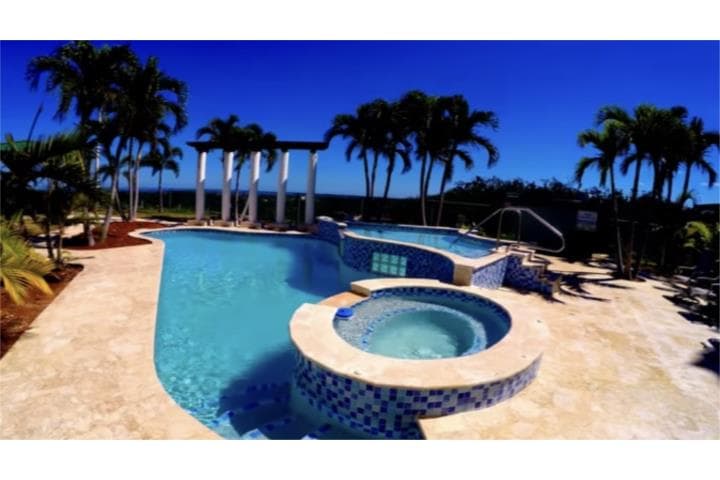 Condominio Vista Del Mar, Carretera 110, Arenales, Aguadilla, 00603