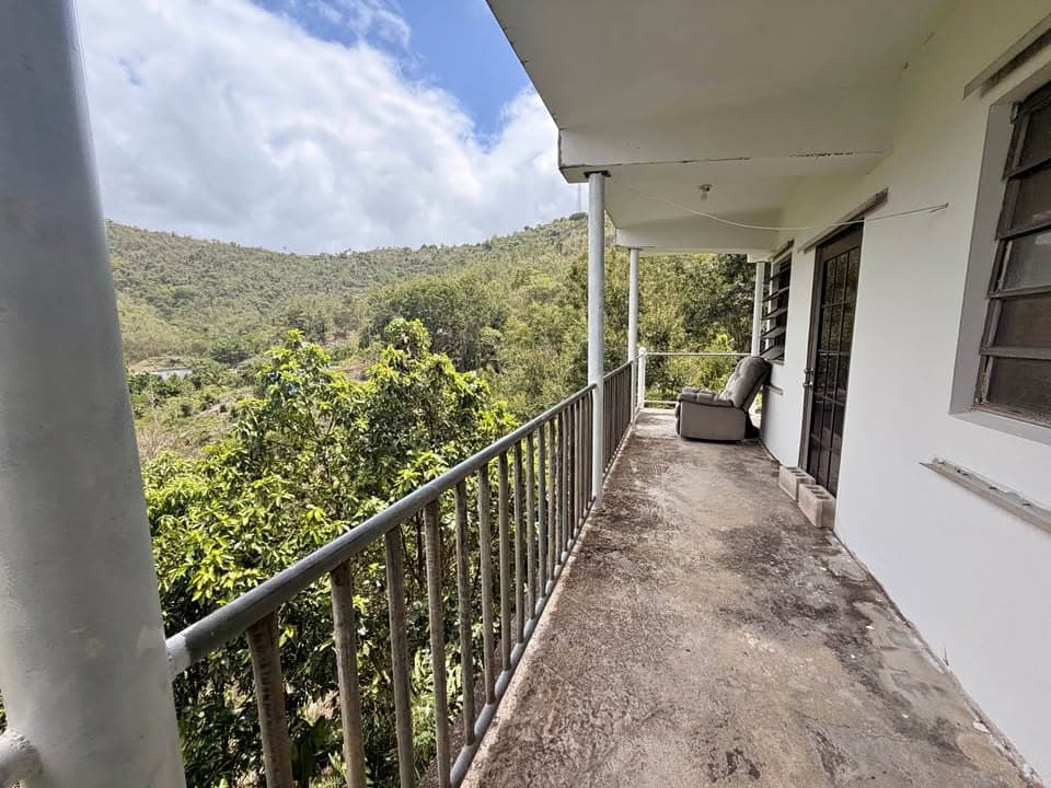 $99k CASA ESPECTACULAR! VISTA PANORÁMICA Y BALCÓN EN TODAS LAS HABITACIONES, SALA GRANDE. CASH