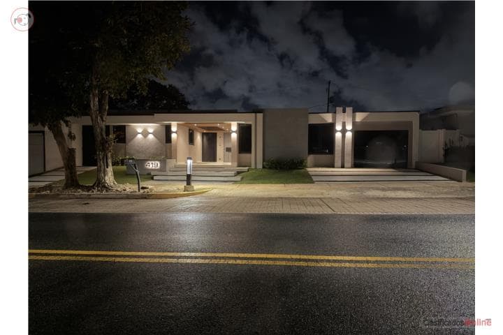 Torrimar,
en Guaynabo Puerto Rico Casa en Urbanizacion - Torrimar