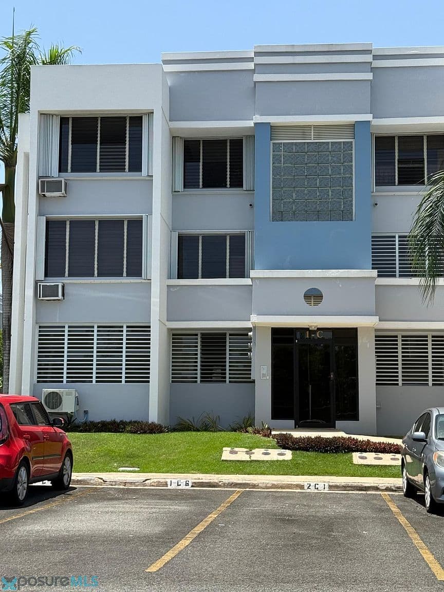 Apartamento en Alquiler en Guaynabo — 3 hab, 2 baños, 1,250 ft², $2,100