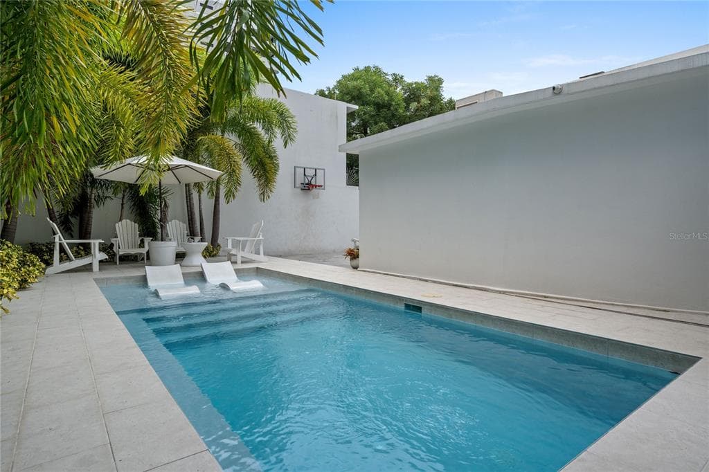 Urbanización Condado, 1215 Calle Luchetti, Santurce, San Juan, 00907