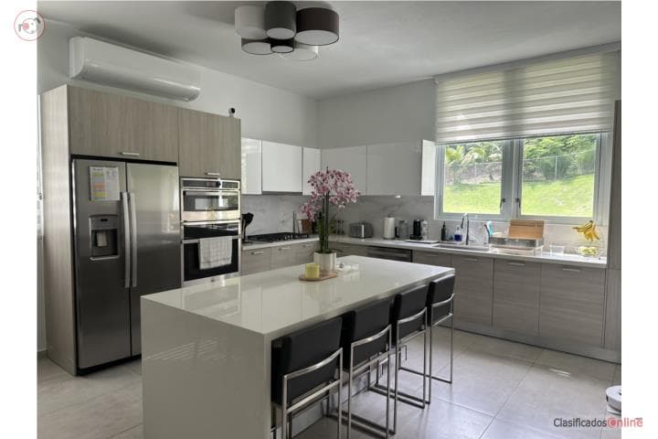 Casa Terrera con patio - DCove,
en Guaynabo Puerto Rico Casa en Urbanizacion - D'Cove
