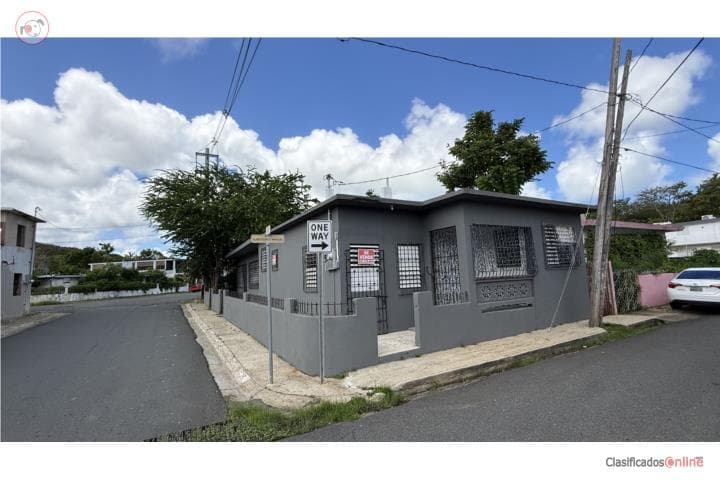 Amplia Esquina-2 contadores de luz,
en Fajardo Puerto Rico Casa en Barrio - Pueblo