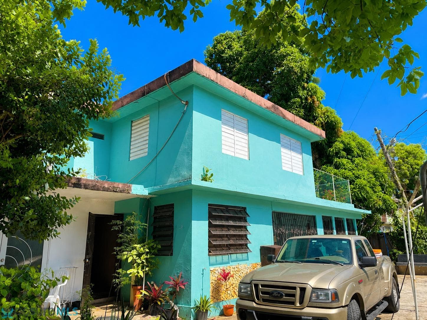 Casa en Venta en Vega baja — 6 hab, 5 baños, 1,800 ft², $250,000