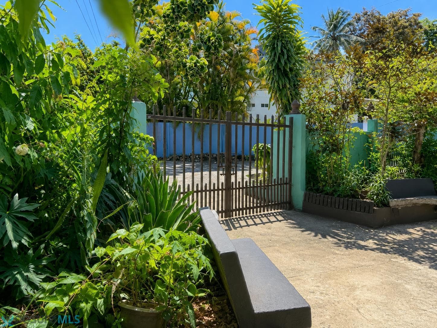 Casa en Venta en Vega baja — 6 hab, 5 baños, 1,800 ft², $250,000