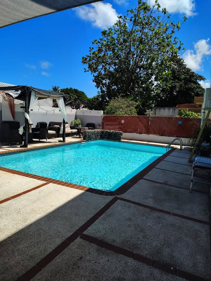 APARTAMENTO EN LEVITTOWN CON PISCINA