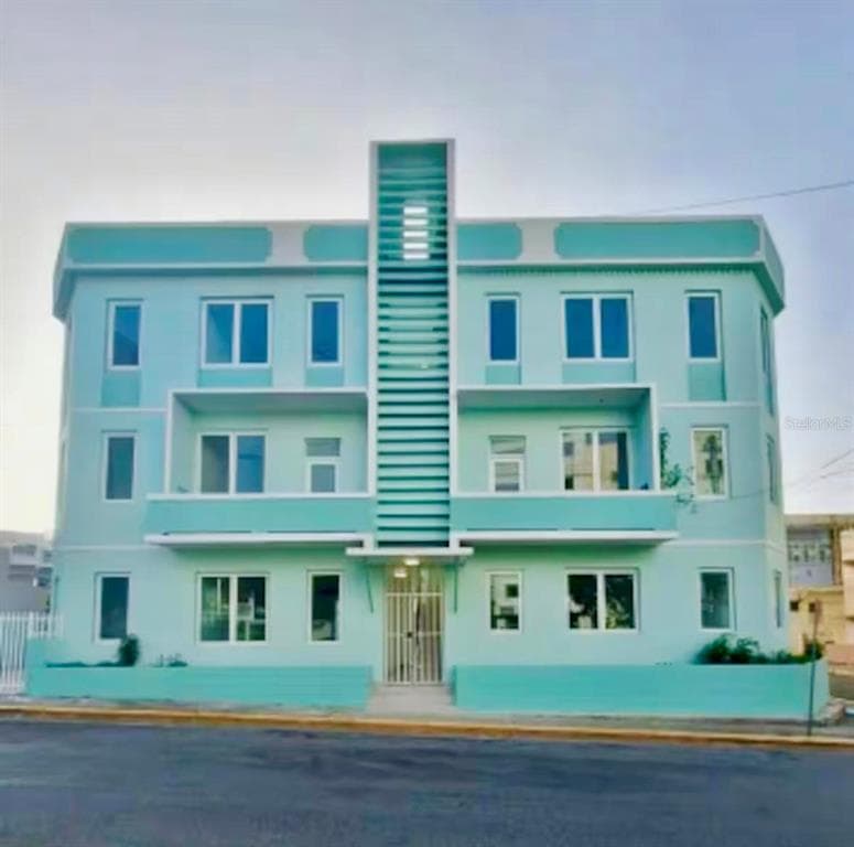 250 CALLE DEL PARQUE UNIT 1A
