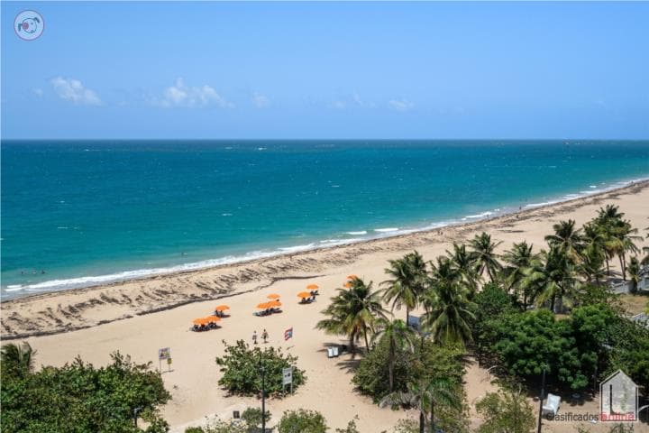 Las Olas 2Be/2Ba, Beachfront, Fully Furnished, en San Juan - Río Piedras Puerto Rico
Apartamento en Condominio-Las Olas Cond de 2 Cuartos y 2 Baños