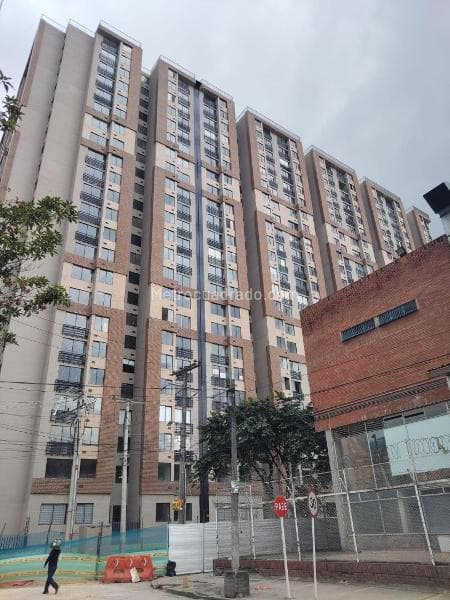 Cuatro Vientos - Mistral - Vis Renov. Avenida Carrera 68d # 19-35