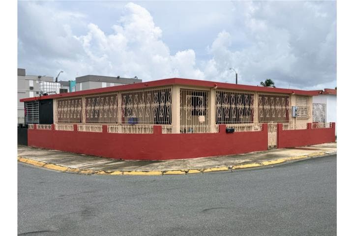 PROP. USO MIXTO, URB. LAS VEGAS, CATAÑO,
en Cataño Puerto Rico Comercial - Mix Use en Urbanizacion - Las Vegas