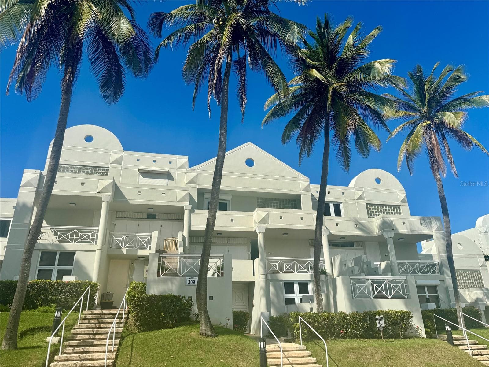 Condominio Costa Dorada, Calle Costa Dorada, Higuillar, Dorado, 00646