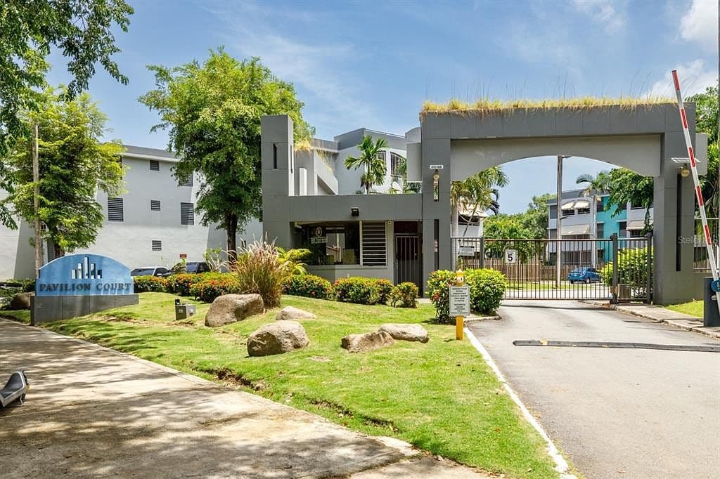 Condominio Pavilion Court