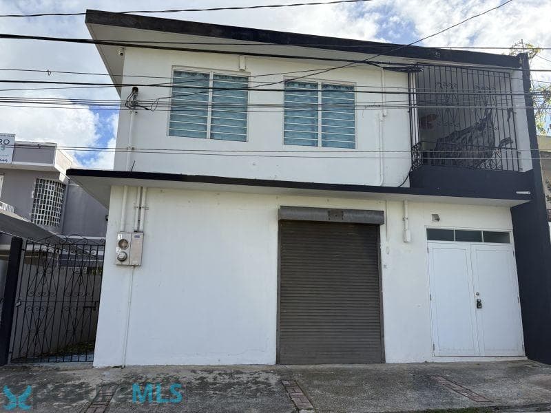 Casa en Venta en Fajardo — 2 hab, 2.5 baños, 2,500 ft², $190,000