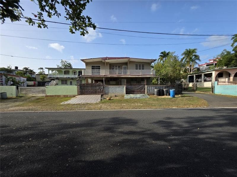 Bo. Arenalejos, Casa en Arecibo