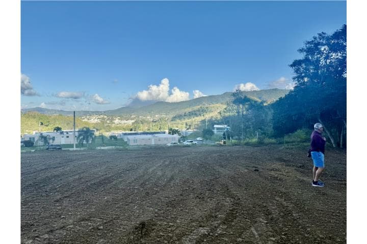fiinanciado por el dueño ESQUINA ,
en Cayey Puerto Rico Solar - Lot en Urbanizacion - Colinas View