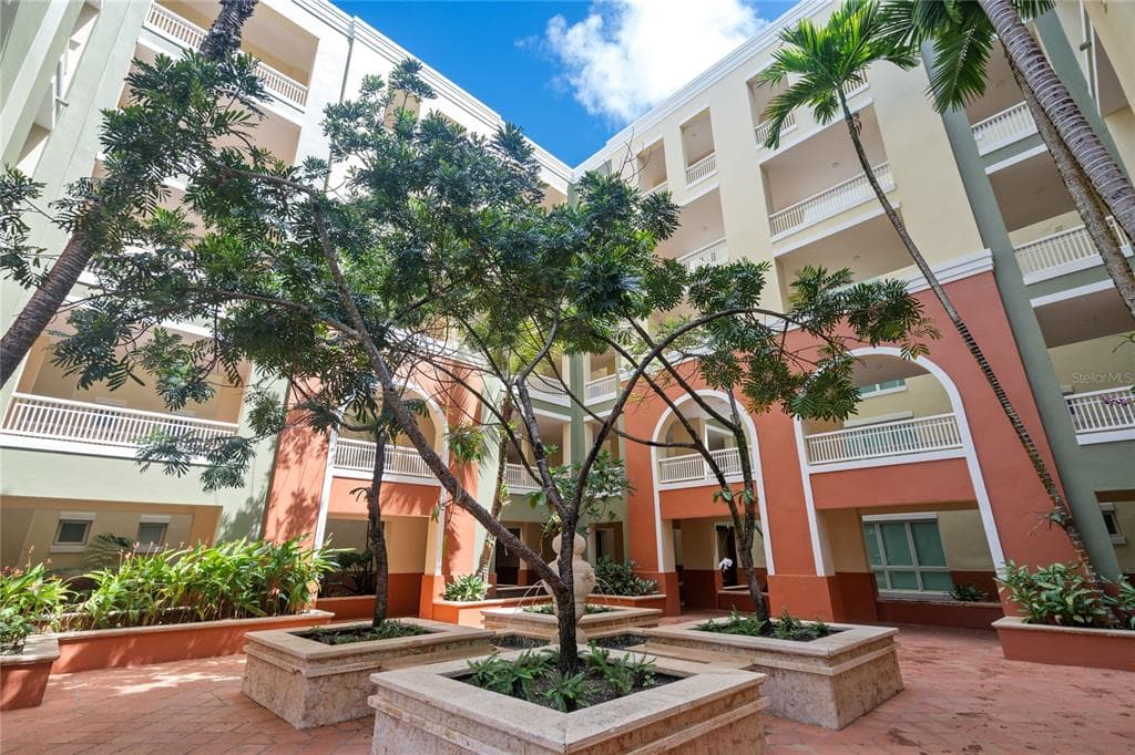 100 OCEAN DRIVE 125