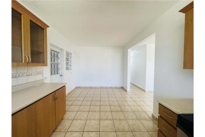 TORRIMAR. O P C I O N A D A,
en Guaynabo Puerto Rico Casa en Urbanizacion - Torrimar