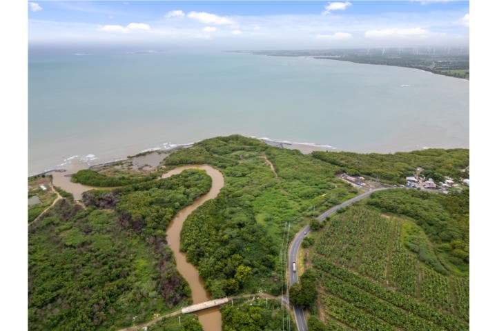 TERRENO CON VISTA AL MAR, SALINAS,
en Salinas Puerto Rico Finca - Land en Barrio - Rio Jueyes