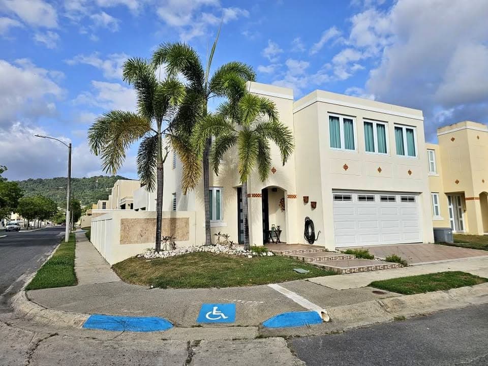 Luxury Villa Urb. Praderas 4/5, equipada y amueblada, piscina. Incluye Electricidad/ Restricciones!