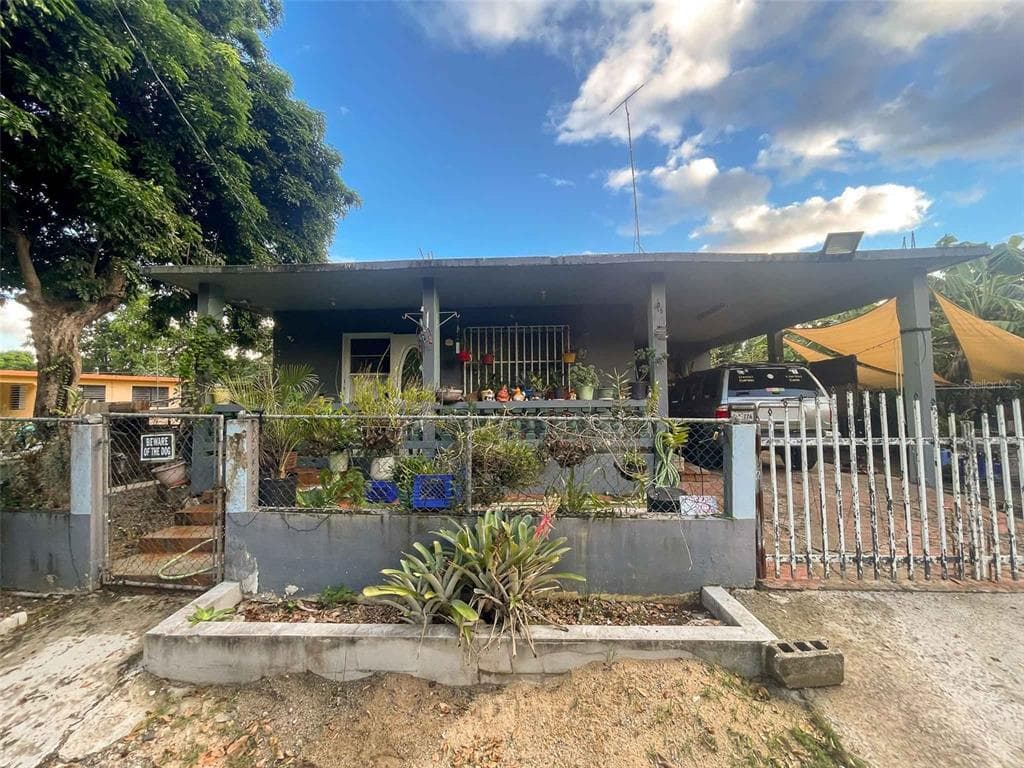 Casa en Venta en Arroyo — 3 hab, 2 baños, 936 ft², $245,000