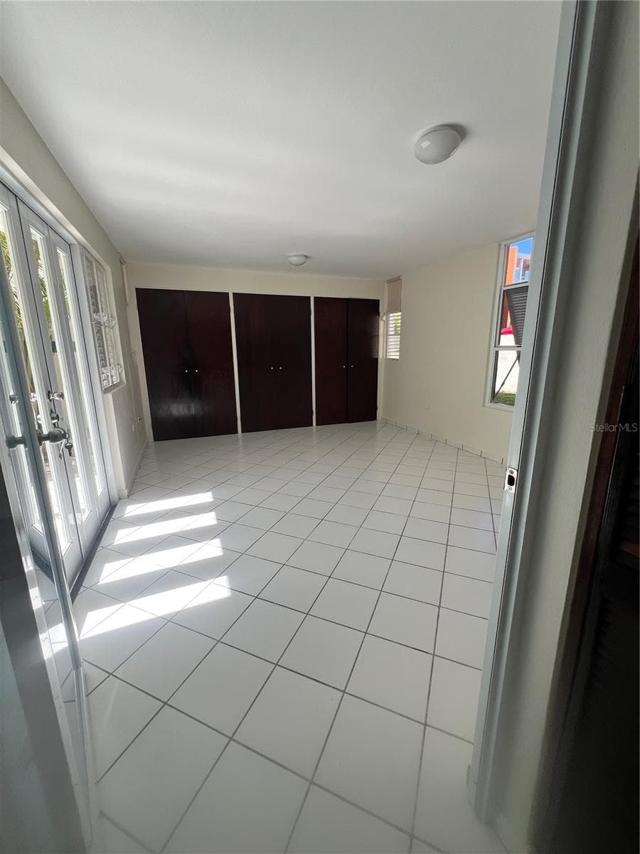 693 OCEANBLUE LANE ALLEY UNIT 18