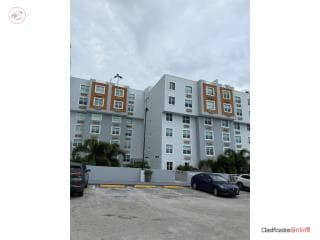 Apto claro y fresco con planta eléctrica full,
en Guaynabo Puerto Rico Apartamento en Condominio - Hills View Plaza