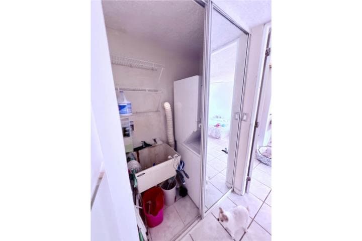 Condominio Parque Central, 519 Calle Sergio Cuevas Bustamante, Hato Rey Norte, San Juan, 00918