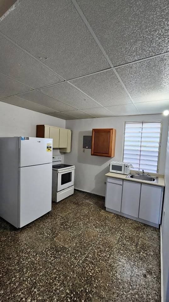 💥 ¡Múdate sin complicaciones!
Apart-estudio equipado en Humacao – $550 con agua y luz incluidas.